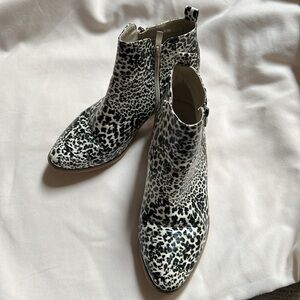 Ladies Leopard Print Booties Size 10 M